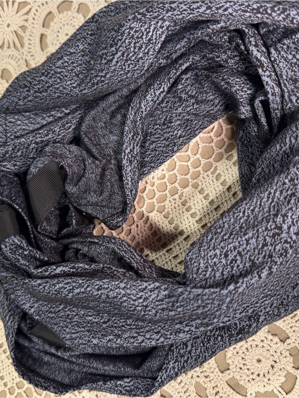 lululemon athletica Black & Gray Lightweight Infinity Scarf